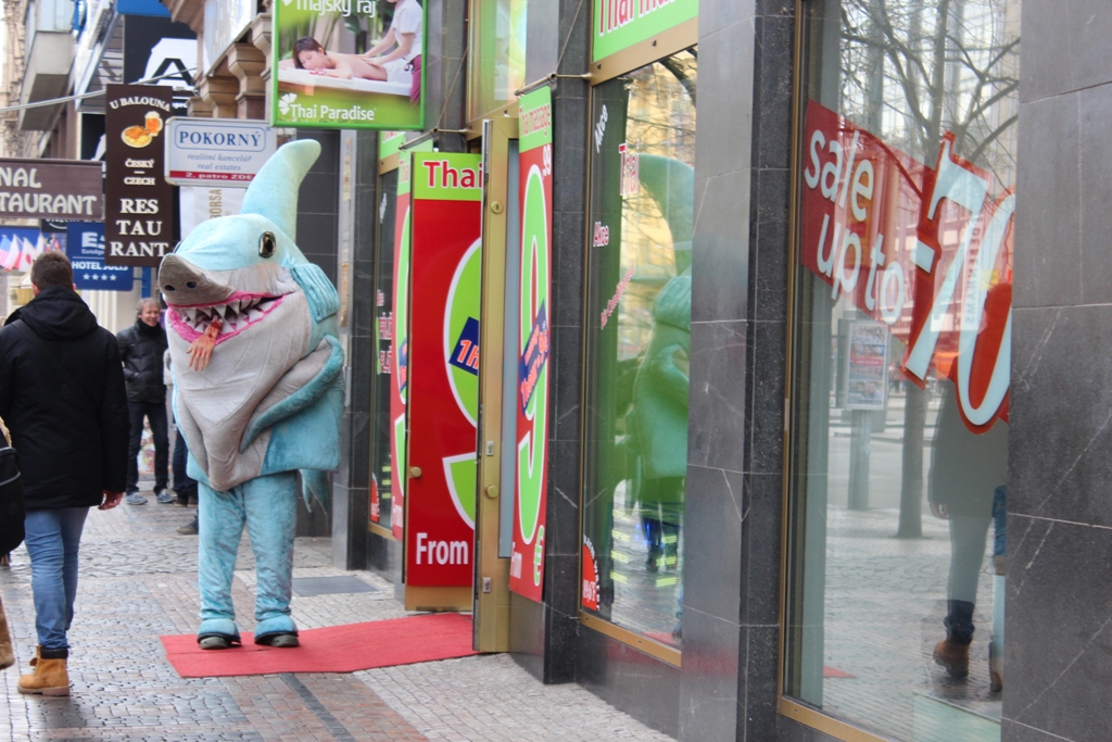 lool Mascotte d'un centre de massage Thai. 
