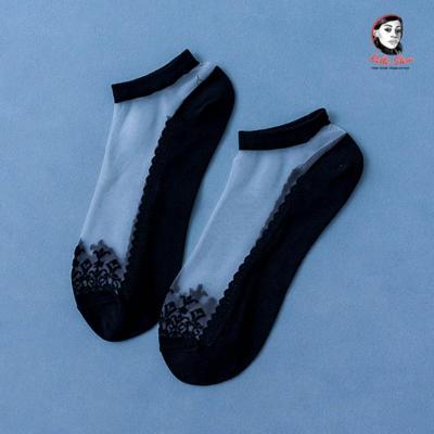 Drole de chaussettes nelle stern